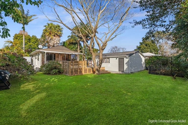 Photo of property in 24 Pukeroa Place, Papakura, 2110