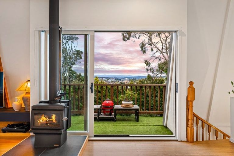 Photo of property in 1000 East Coast Road, Northcross, Auckland, 0630