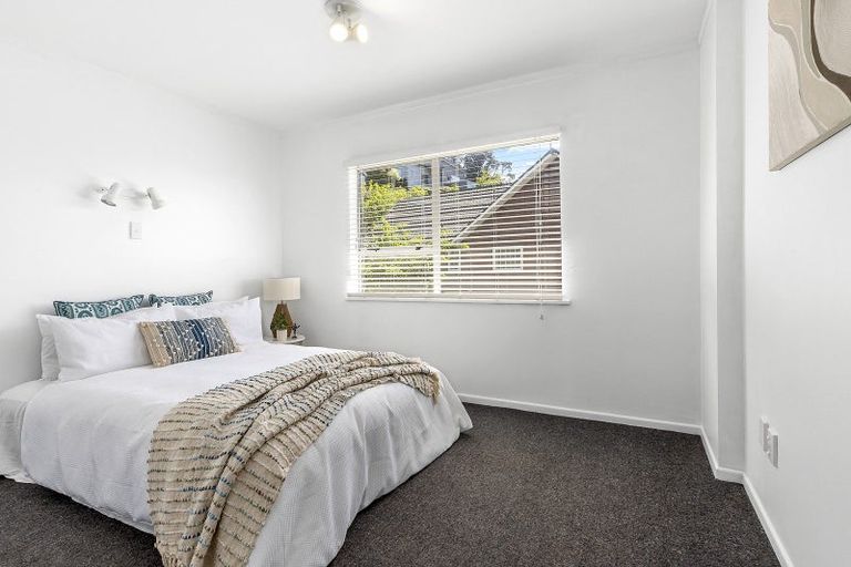 Photo of property in 1a Sandhurst Way, Crofton Downs, Wellington, 6035