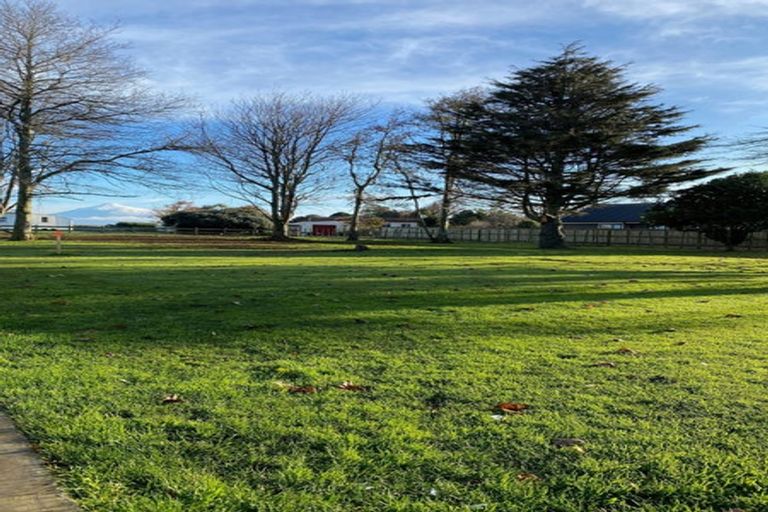 Photo of property in 76 Turuturu Road, Hawera, 4674