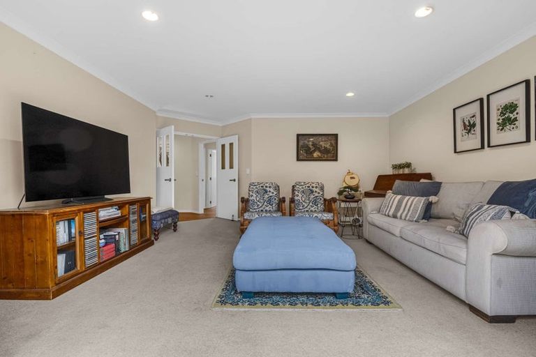 Photo of property in 30 Hamon Place, Pukehangi, Rotorua, 3015