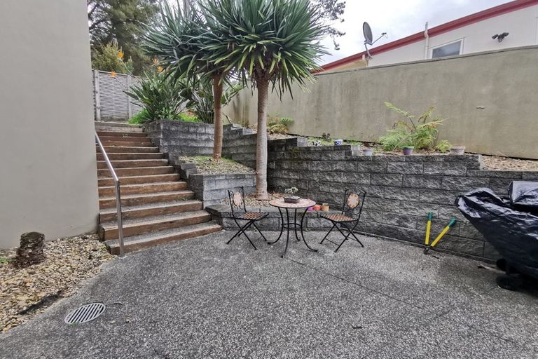 Photo of property in 17 Mansion Court, West Harbour, Auckland, 0618