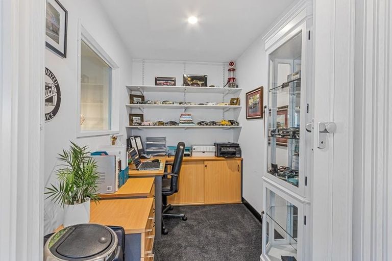 Photo of property in 31 Harry Ell Drive, Cashmere, Christchurch, 8022