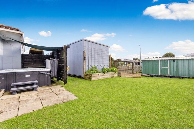 Photo of property in 9 Rata Street, Waiuku, 2123