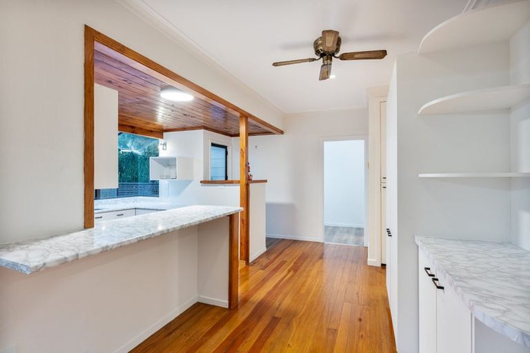 Photo of property in 34 Savoy Road, Glen Eden, Auckland, 0602