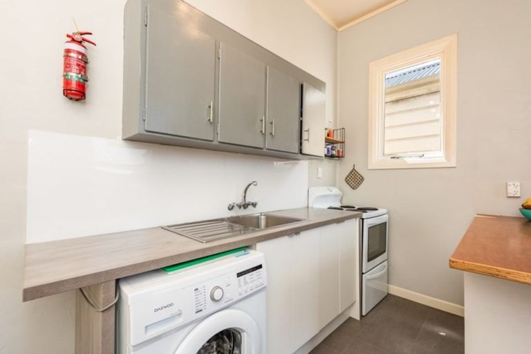 Photo of property in 21 Douglas Street, Mount Cook, Wellington, 6021