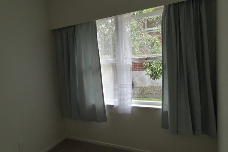 Photo of property in 2/1 Evelyn Place, Hillcrest, Auckland, 0627
