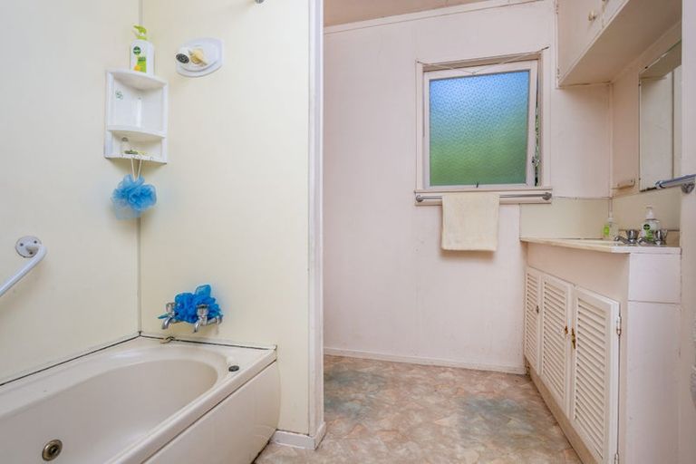 Photo of property in 35 Mcdowell Crescent, Hillcrest, Auckland, 0627