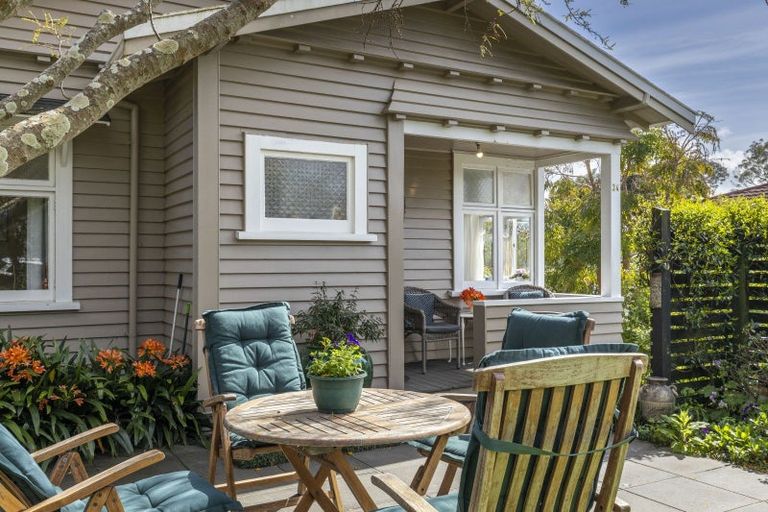 Photo of property in 34 Aubrey Street, New Plymouth, 4310