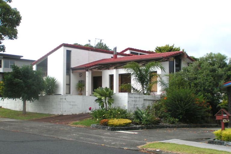 Photo of property in 96 Becroft Drive, Forrest Hill, Auckland, 0620