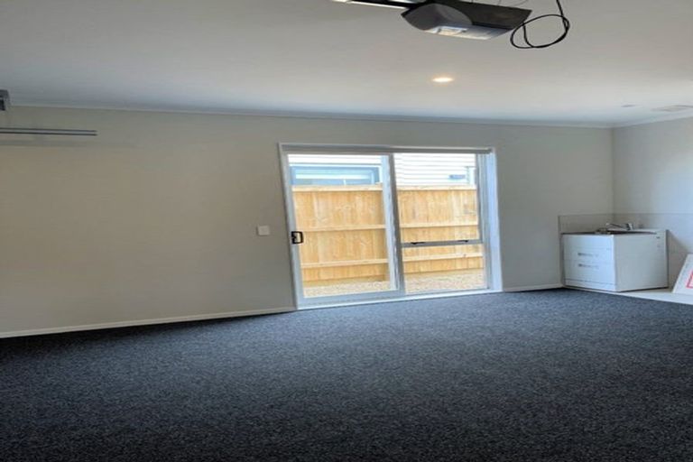 Photo of property in 20 Onekura Street, Red Beach, 0932
