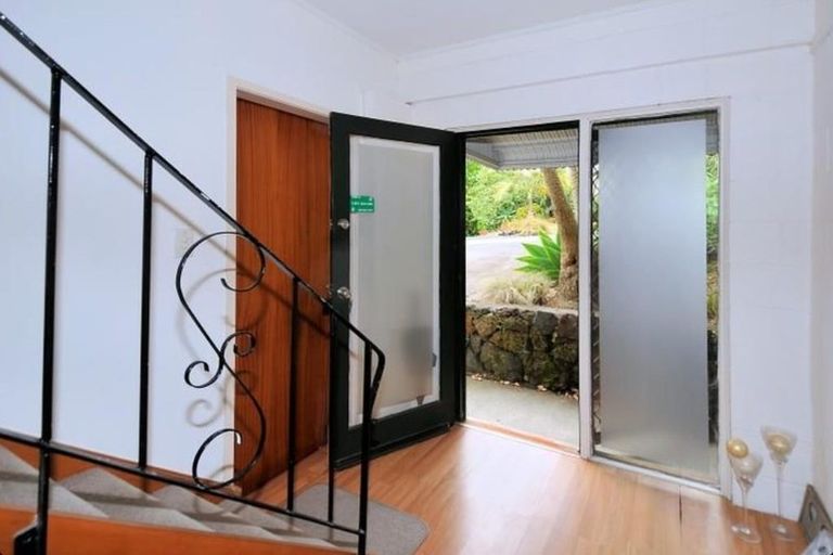 Photo of property in 3/84 Pupuke Road, Hillcrest, Auckland, 0627