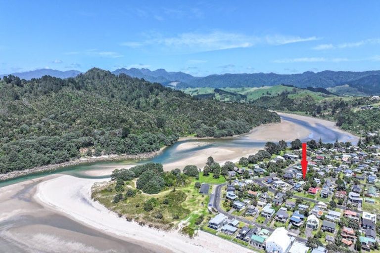 Photo of property in 106 Moore Place, Whangamata, 3620