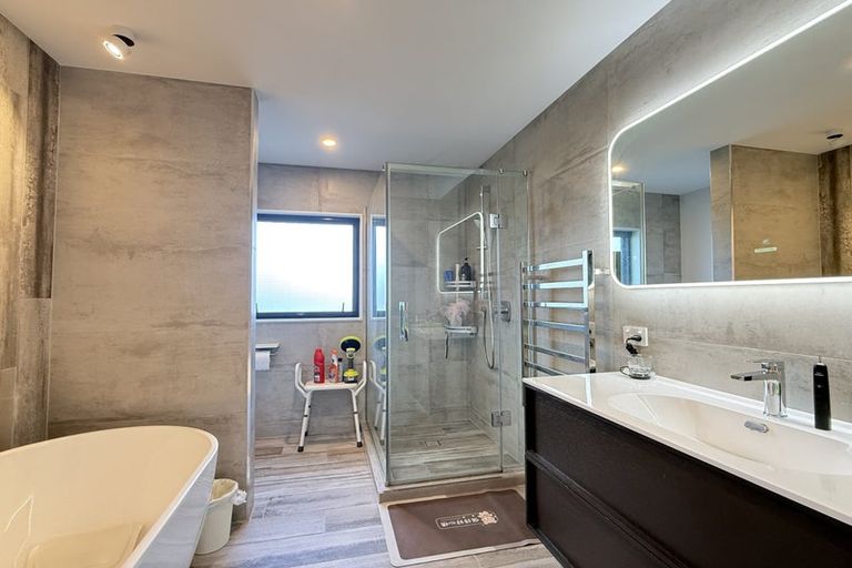 Photo of property in 14b Mackay Drive, Greenhithe, Auckland, 0632