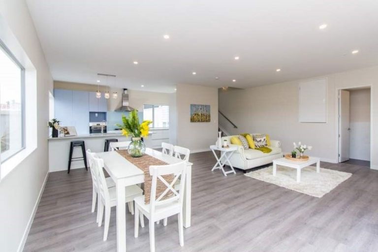 Photo of property in 11 Regis Park Drive, Pukekohe, 2120