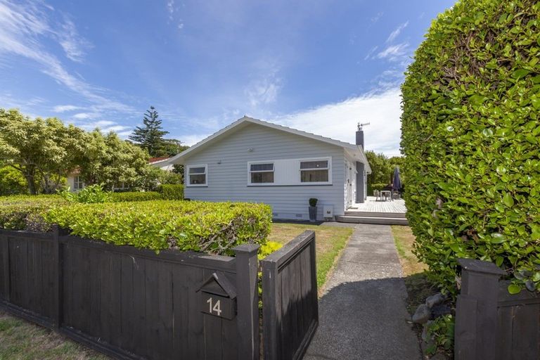 Photo of property in 14 Leybourne Avenue, Waikanae, 5036