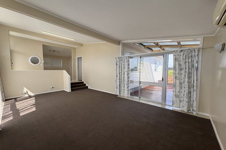 Photo of property in 12 Redwood Drive, Massey, Auckland, 0614