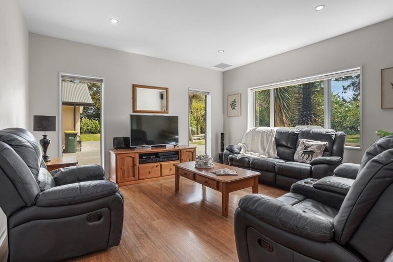 Photo of property in 152 Deans Road, Darfield, 7571