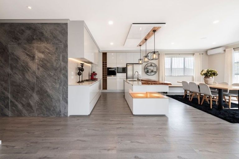 Photo of property in 4 Drumconnell Drive, Flat Bush, Auckland, 2019