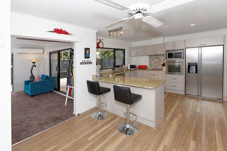 Photo of property in 11a Gane Lane, Te Atatu Peninsula, Auckland, 0610