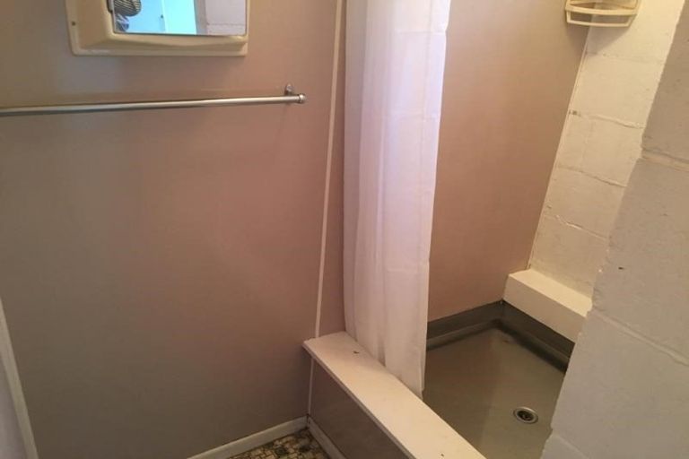 Photo of property in 41 Rimutaka Place, Titirangi, Auckland, 0604