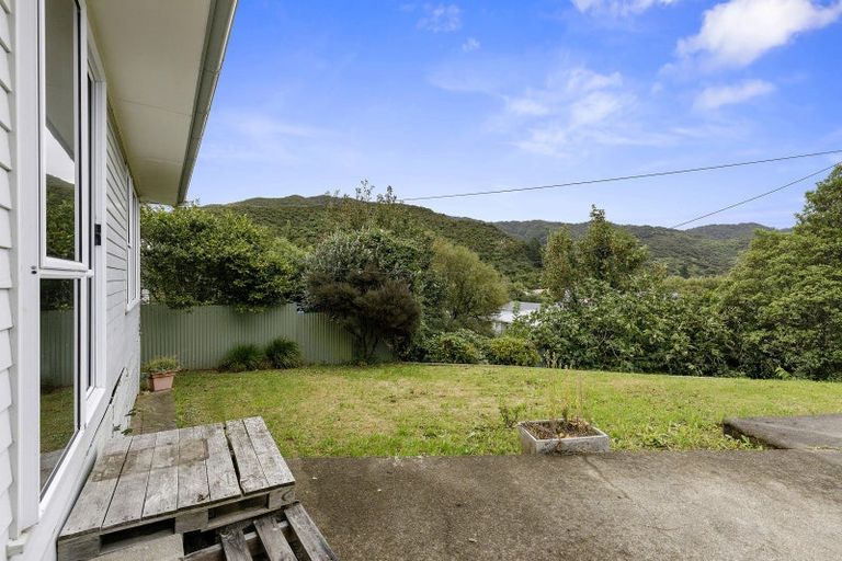 Photo of property in 4 Parenga Street, Wainuiomata, Lower Hutt, 5014