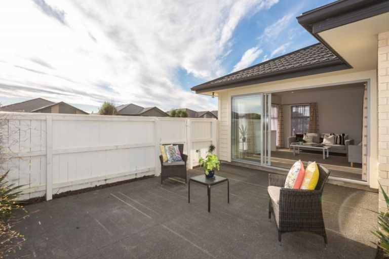 Photo of property in 8 Burford Way, Rolleston, 7615
