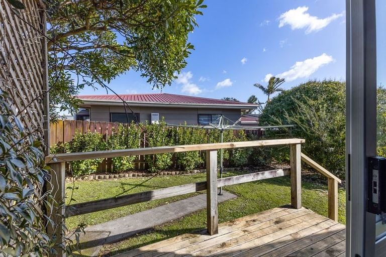 Photo of property in 71b Red Beach Road, Red Beach, 0932
