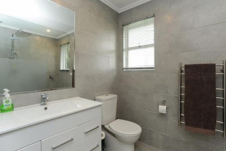 Photo of property in 12 O'connell Place, Havelock North, 4130