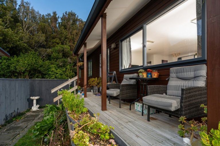 Photo of property in 96a Larsen Crescent, Tawa, Wellington, 5028