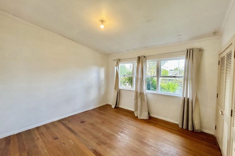 Photo of property in 1/41 Aeroview Drive, Beach Haven, Auckland, 0626