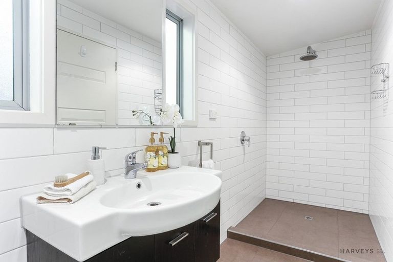 Photo of property in 188 Scenic Drive, Titirangi, Auckland, 0604