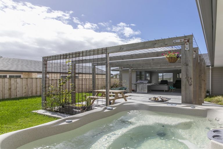 Photo of property in 55 Pohutukawa Parade, Riverhead, 0820