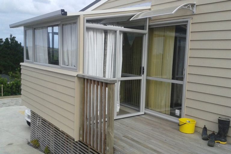Photo of property in 37 Hibiscus Coast Highway, Silverdale, 0932