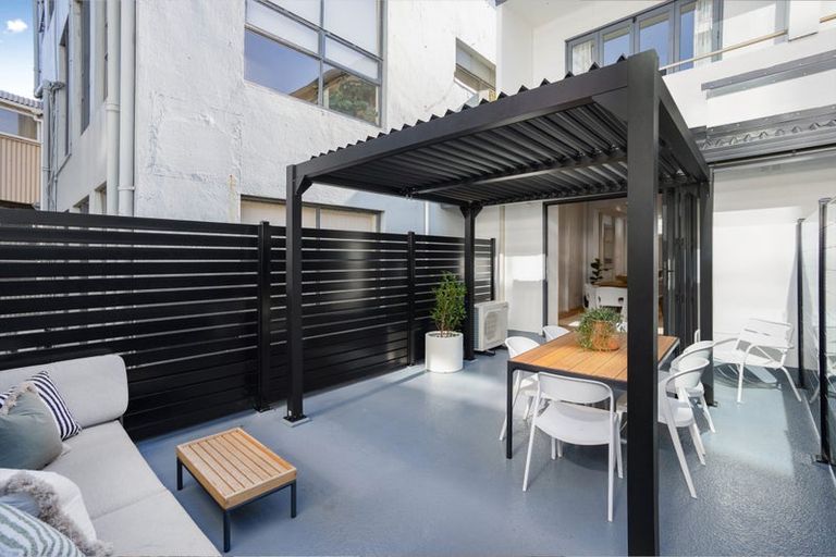 Photo of property in 4/11 Courtenay Place, Te Aro, Wellington, 6011