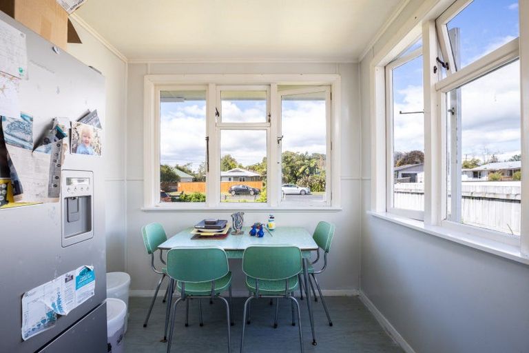 Photo of property in 20 Pukatea Street, Inglewood, 4330