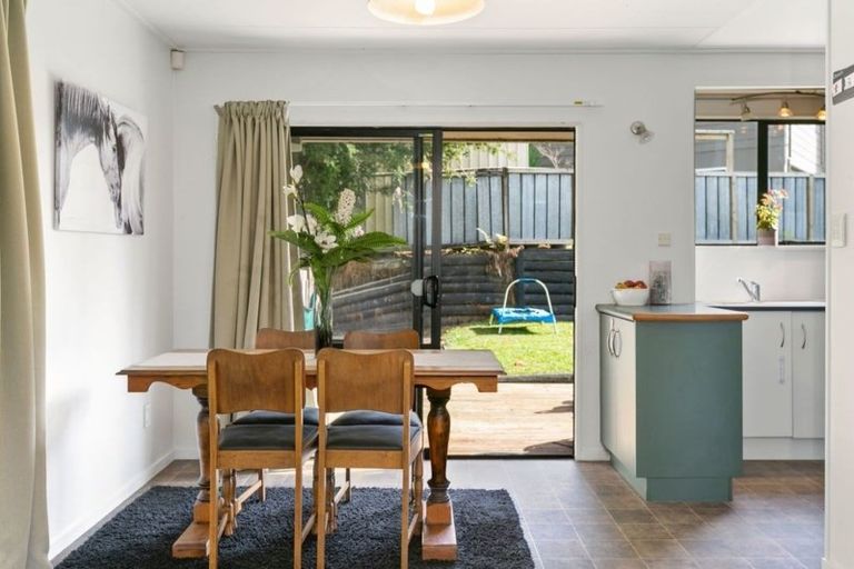 Photo of property in 52 Langstone Street, Welcome Bay, Tauranga, 3112