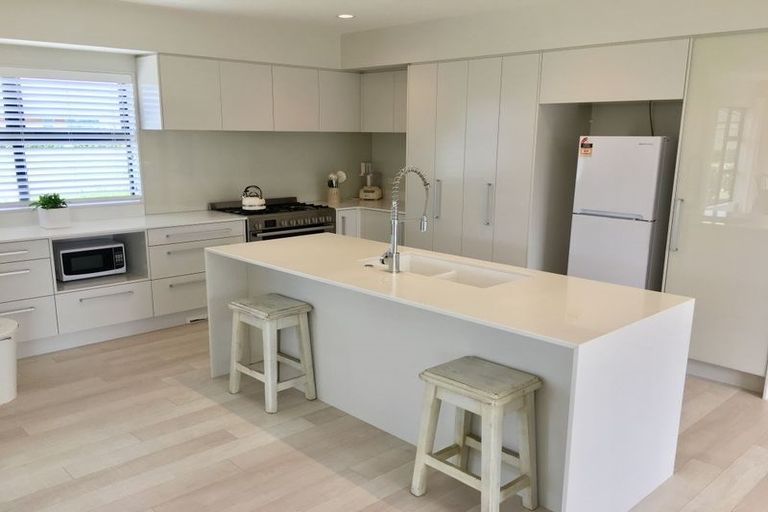 Photo of property in 1 Breton Road, Karaka, Papakura, 2113