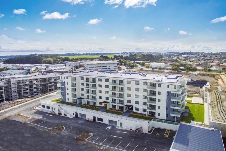 Photo of property in Apollo Apartments, 201/46 Rosedale Road, Rosedale, Auckland, 0632