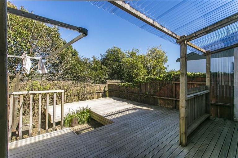 Photo of property in 2/147 Chivalry Road, Glenfield, Auckland, 0629
