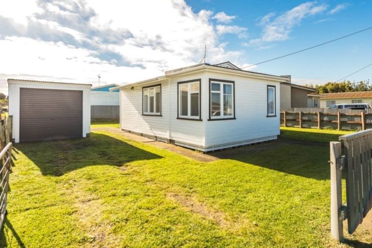 Photo of property in 10 Cornfoot Street, Castlecliff, Whanganui, 4501