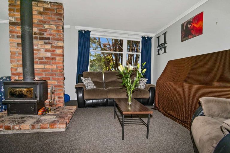 Photo of property in 61 Russell Street, Westport, 7825