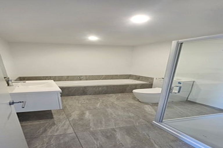 Photo of property in 13 Metoriti Crescent, Karaka, 2124