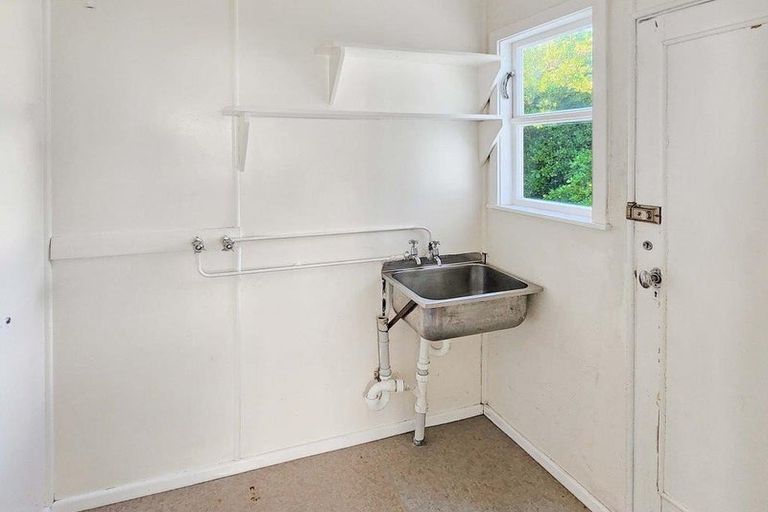 Photo of property in 2 Avery Grove, Boulcott, Lower Hutt, 5011