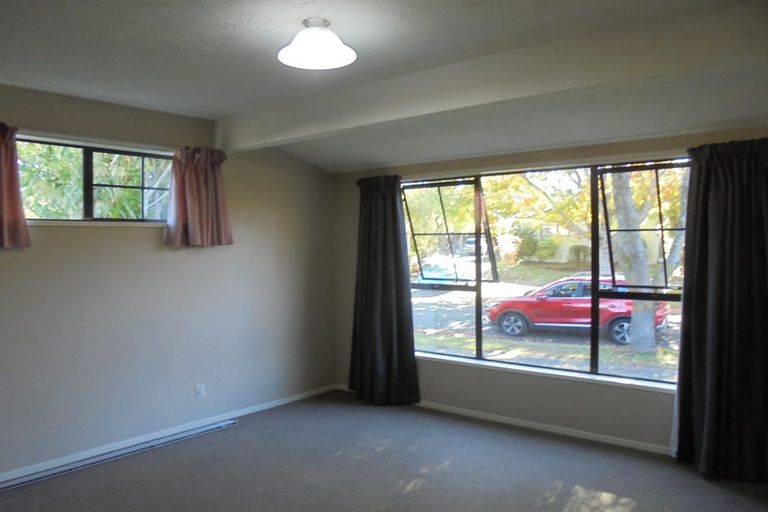 Photo of property in 51 Karnak Crescent, Russley, Christchurch, 8042