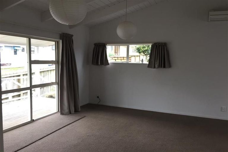 Photo of property in 48 Strid Road, Te Atatu South, Auckland, 0610