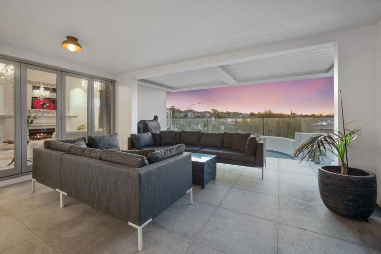 Photo of property in 1 Arthur Crescent, Hauraki, Auckland, 0622