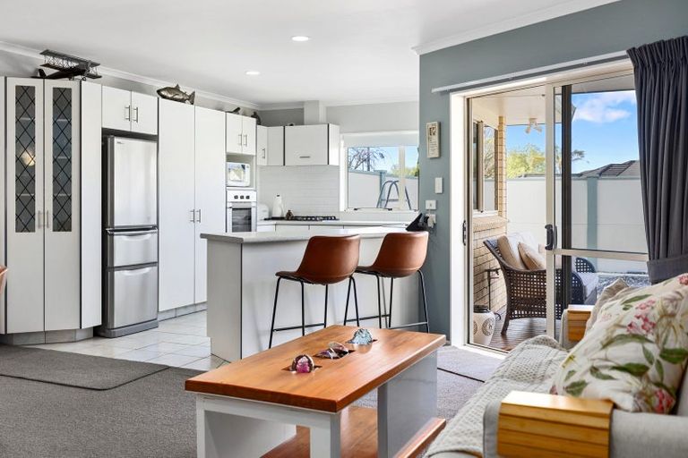 Photo of property in 2 Ashmore Court, Bethlehem, Tauranga, 3110