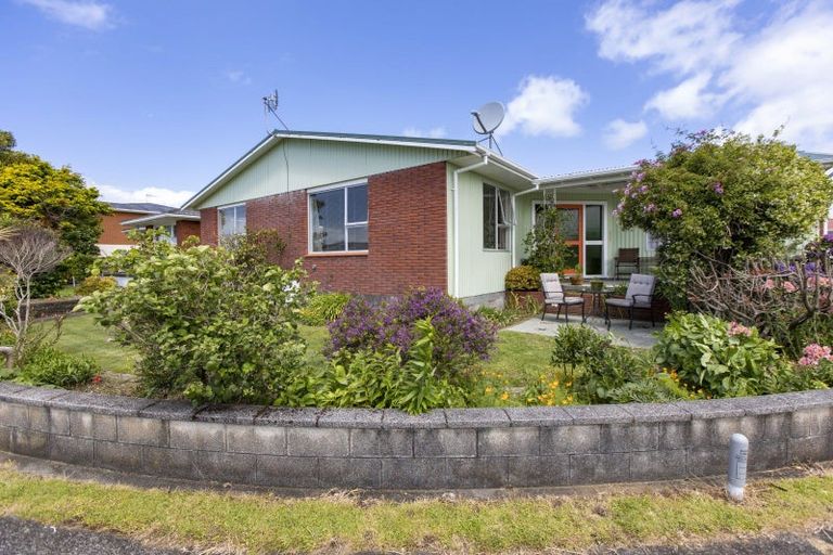 Photo of property in 9 Severn Place, Spotswood, New Plymouth, 4310