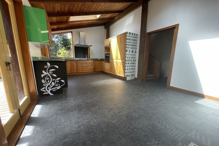 Photo of property in 191 Scenic Drive, Titirangi, Auckland, 0604